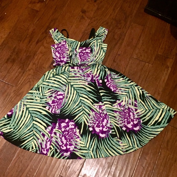 Eva Mendes Dresses & Skirts - Eva Mendez Full Skirt Belted Swing Dress - Sz 0